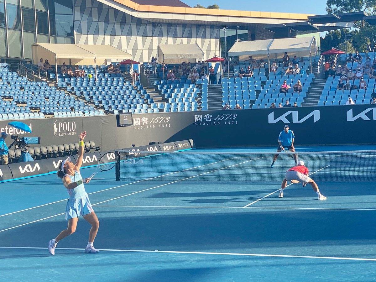 各界對他的 各界對他的